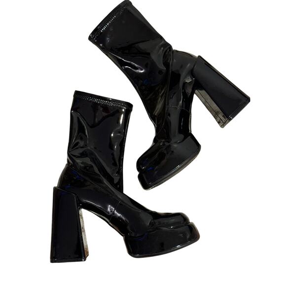 Charles & Keith Black Patent Platform Ankle Boots - Picture 5 of 8